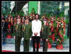 专业舞台搭建与礼仪庆典服务，匠心定制让您的企业活动精彩纷呈